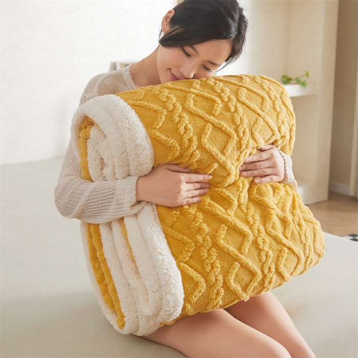 91家纺网 家纺一手货源 找家纺 喜歌2025新款塔芙蓉毛毯 柠檬黄
