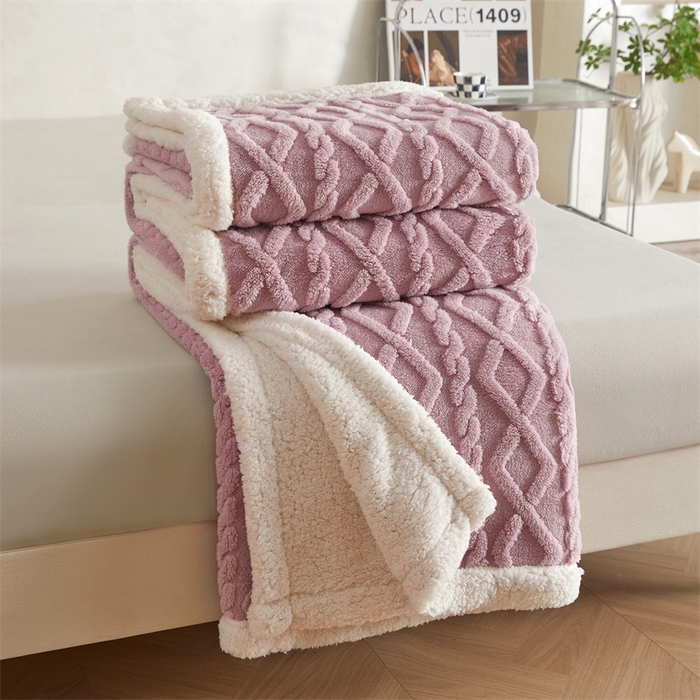 91家纺网 家纺一手货源 找家纺 喜歌2025新款塔芙蓉毛毯 香芋紫