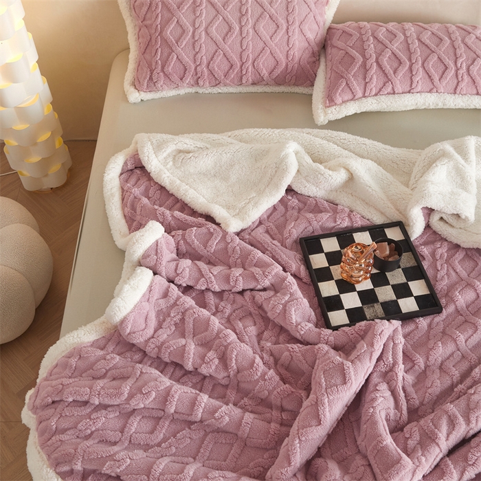 91家纺网 家纺一手货源 找家纺 喜歌2025新款塔芙蓉毛毯 香芋紫