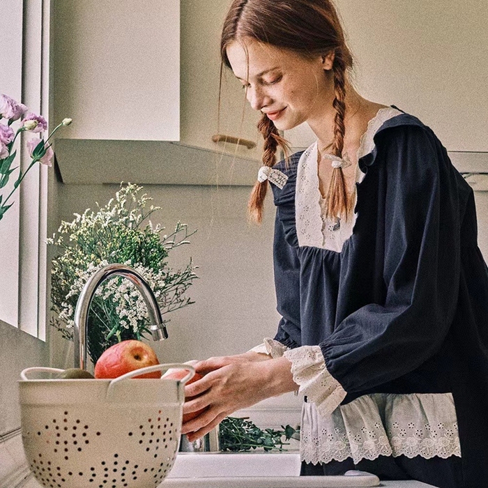 91家纺网 家纺一手货源 找家纺 （总）妍景家居生活馆 2025新款82117-韩系方领蕾丝宫廷风套装藏蓝