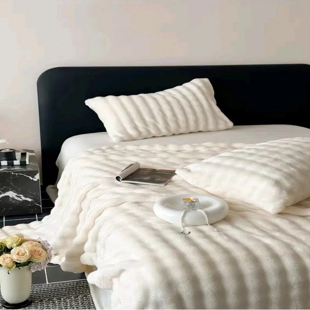 91家纺网 家纺一手货源 找家纺 喜歌2025新款泡泡绒毛毯 奶白色