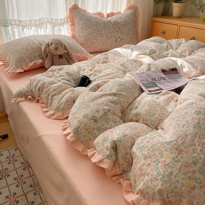 91家纺网 家纺一手货源 找家纺 繁花家居 2025新款木耳边水洗棉双层纱针织棉韩式花边四件套 碎花兔兔