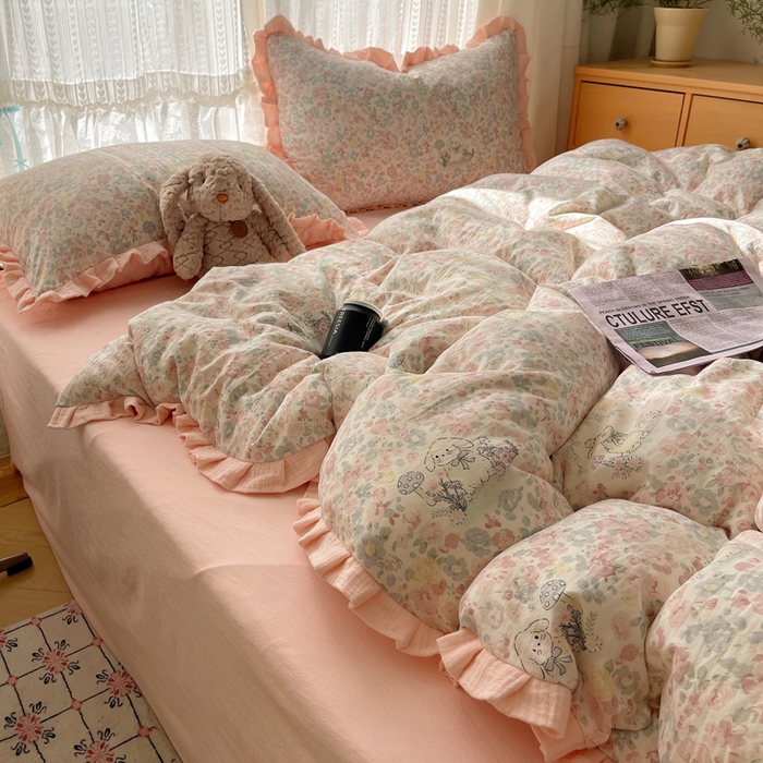 91家纺网 家纺一手货源 找家纺 繁花家居 2025新款木耳边水洗棉双层纱针织棉韩式花边四件套 碎花兔兔