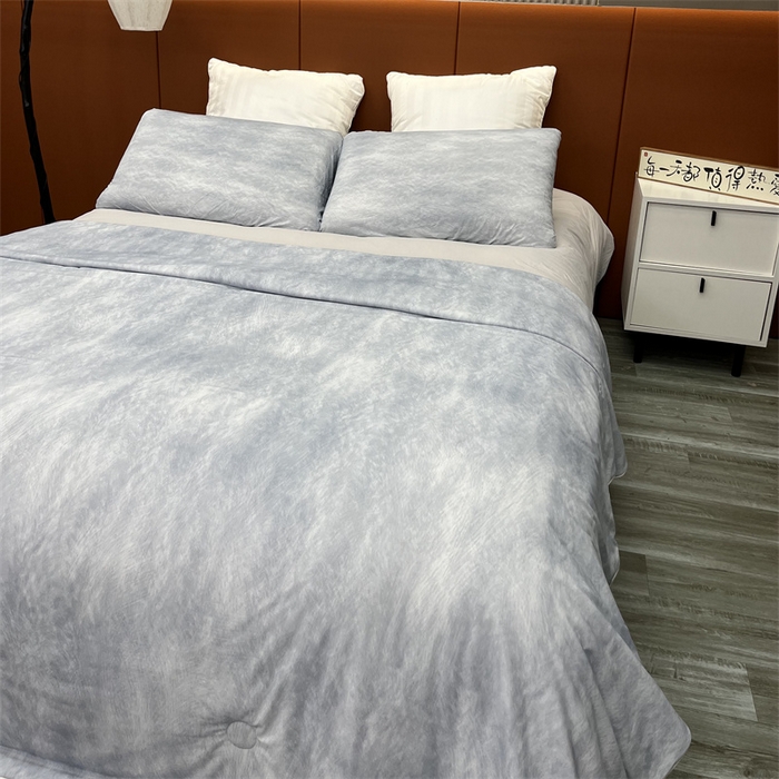 91家纺网 家纺一手货源 找家纺 2025年新款A类数码印花夏凉被 凉感丝锦氨夏被冰淇淋夏被空调被西瓜被双面凉感单夏被烟雨蒙蒙