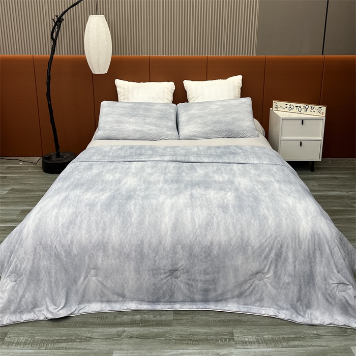 91家纺网 家纺一手货源 找家纺 2025年新款A类数码印花夏凉被 凉感丝锦氨夏被冰淇淋夏被空调被西瓜被双面凉感单夏被烟雨蒙蒙