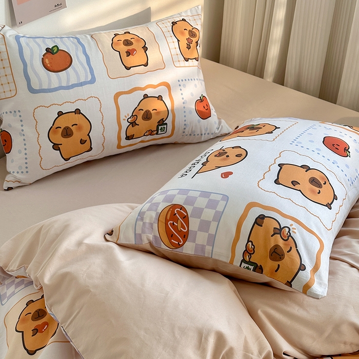 91家纺网 家纺一手货源 找家纺 徕米家居 2025新款全棉13372小圆网卡皮吧啦套件 快乐卡皮巴拉