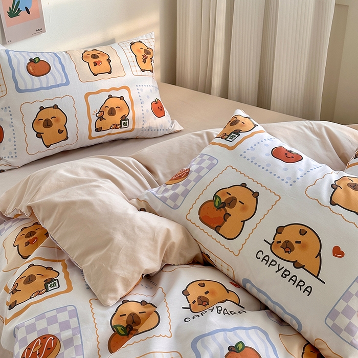 91家纺网 家纺一手货源 找家纺 徕米家居 2025新款全棉13372小圆网卡皮吧啦套件 快乐卡皮巴拉