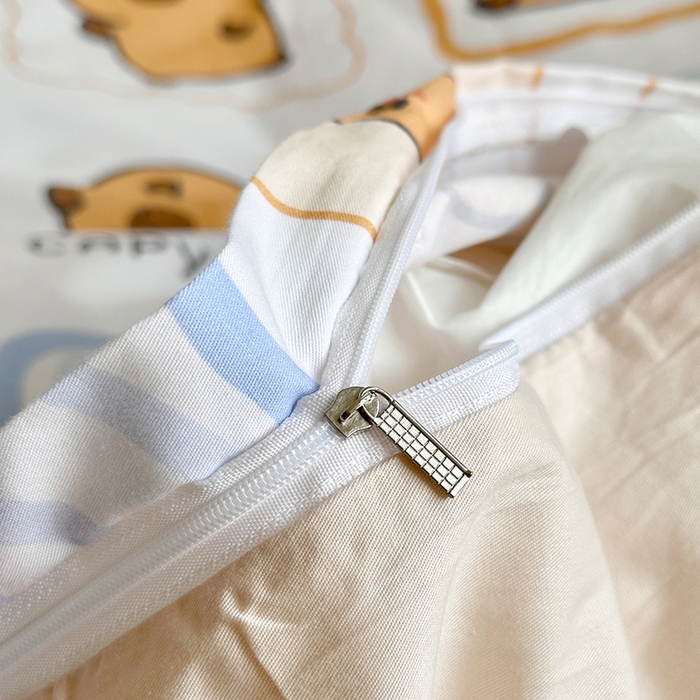 91家纺网 家纺一手货源 找家纺 徕米家居 2025新款全棉13372小圆网卡皮吧啦套件 快乐卡皮巴拉