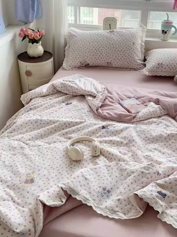 91家纺网 家纺一手货源 找家纺 2025新款云感皱皱纱全棉花边款夏被四件套