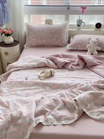 91家纺网 家纺一手货源 找家纺 2025新款云感皱皱纱全棉花边款夏被四件套