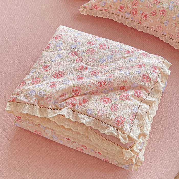 91家纺网 家纺一手货源 找家纺 2025新款云感皱皱纱全棉花边款夏被四件套