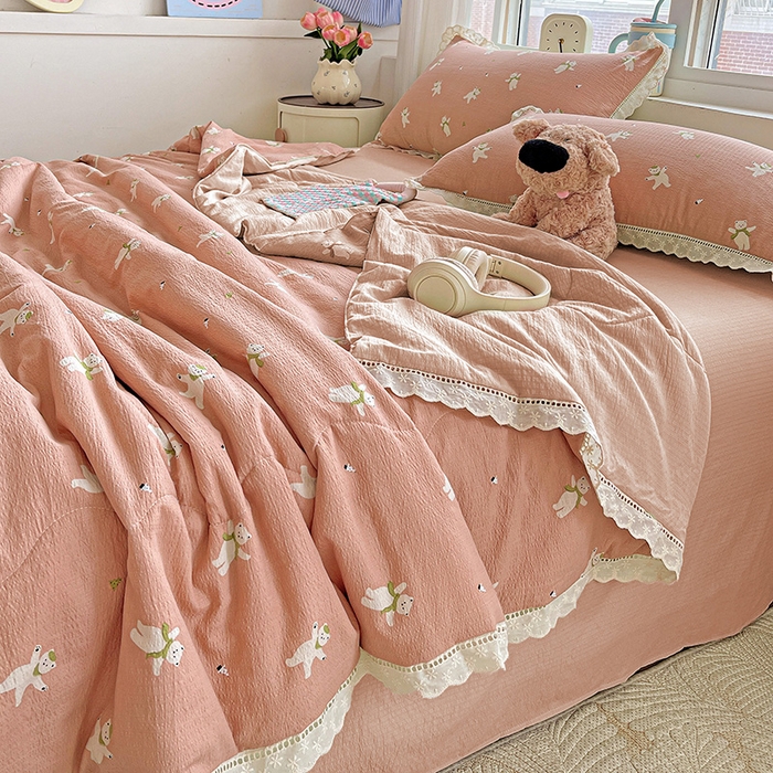 91家纺网 家纺一手货源 找家纺 2025新款云感皱皱纱全棉花边款夏被四件套