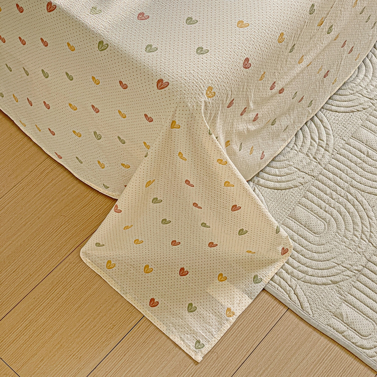 91家纺网 家纺一手货源 找家纺 暖芯优选 2025新款母婴级ins小清新双层纱印花床单枕套三件套（提供买家秀） 彩色爱心