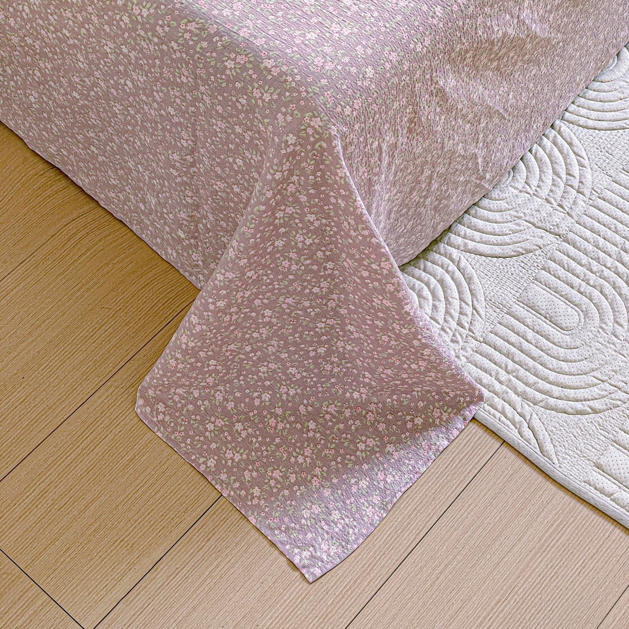 91家纺网 家纺一手货源 找家纺 暖芯优选 2025新款母婴级ins小清新双层纱印花床单枕套三件套（提供买家秀） 晨幕花间