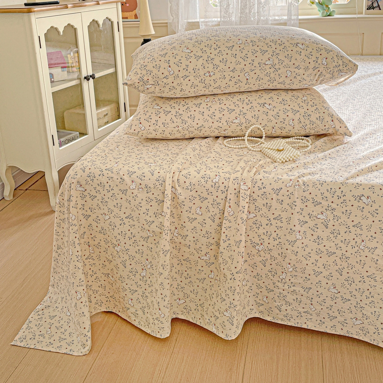 91家纺网 家纺一手货源 找家纺 暖芯优选 2025新款母婴级ins小清新双层纱印花床单枕套三件套（提供买家秀） 田园萌兔