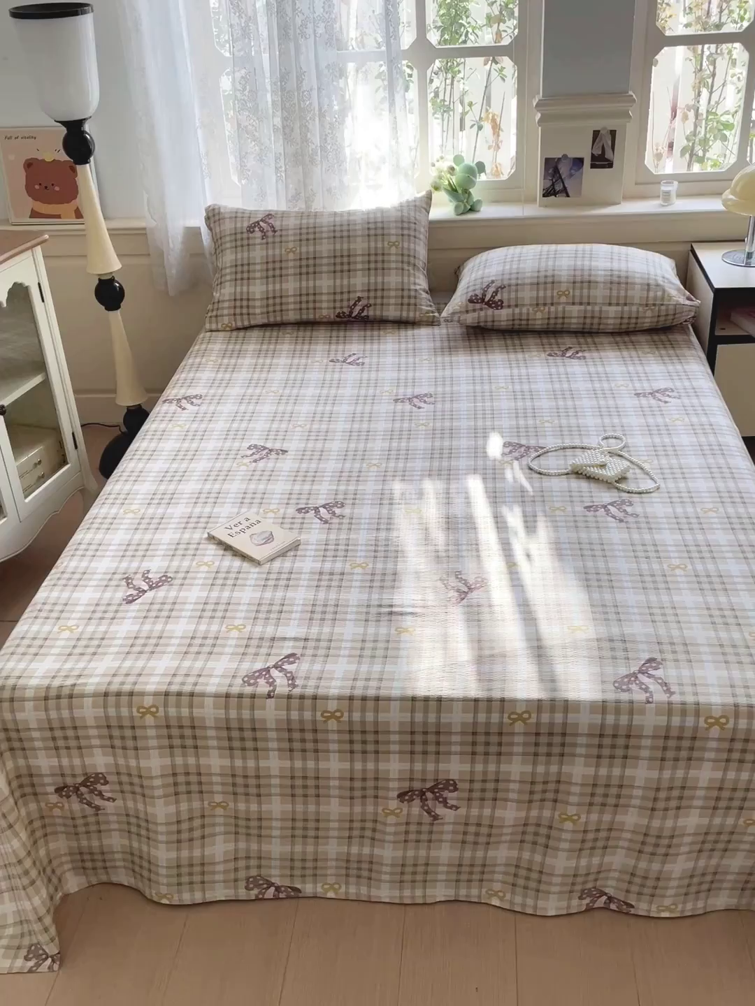 91家纺网 家纺一手货源 找家纺 暖芯优选 2025新款母婴级ins小清新双层纱印花床单枕套三件套（提供买家秀） 条格蝴蝶结