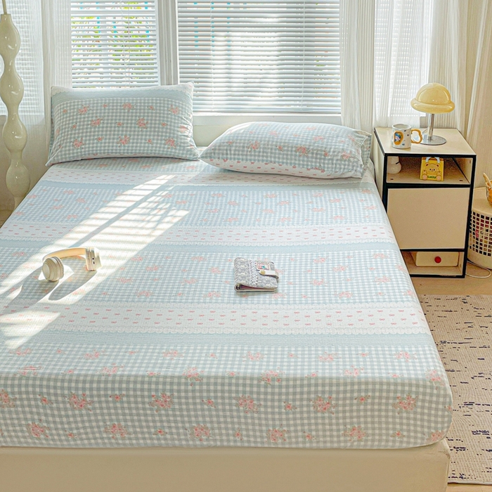 91家纺网 家纺一手货源 找家纺 2025新款母婴级ins小清新双层纱印花床笠床垫保护罩枕套三件套 春朵