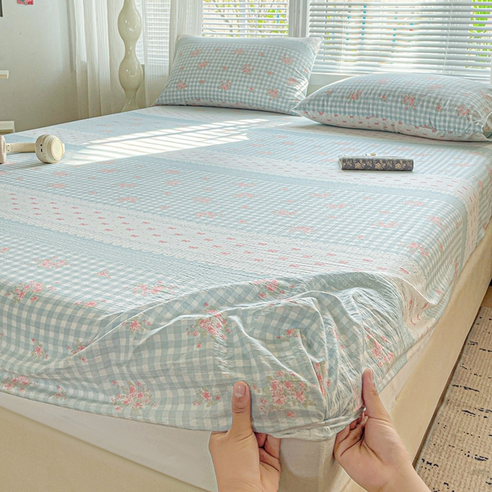 91家纺网 家纺一手货源 找家纺 2025新款母婴级ins小清新双层纱印花床笠床垫保护罩枕套三件套 春朵