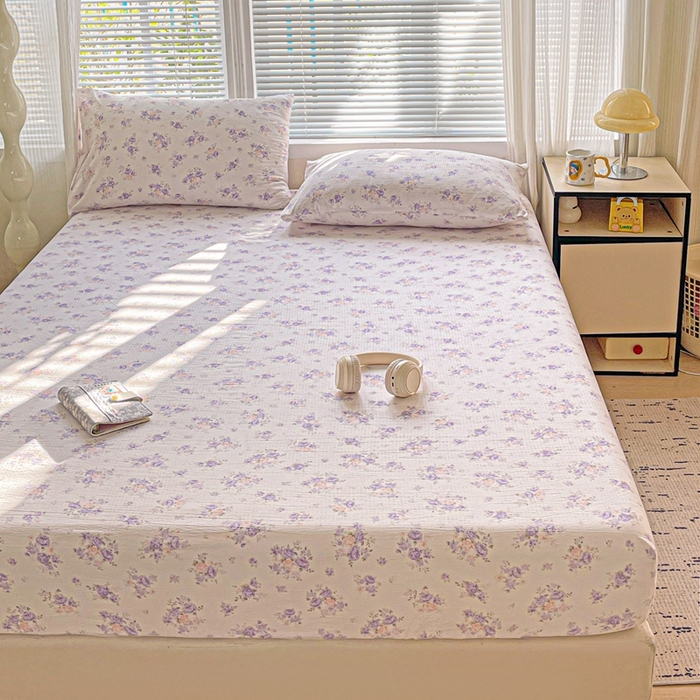 91家纺网 家纺一手货源 找家纺 2025新款母婴级ins小清新双层纱印花床笠床垫保护罩枕套三件套 酣春