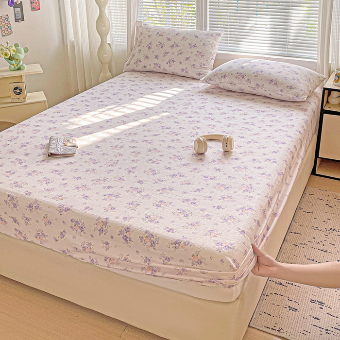 91家纺网 家纺一手货源 找家纺 2025新款母婴级ins小清新双层纱印花床笠床垫保护罩枕套三件套 酣春