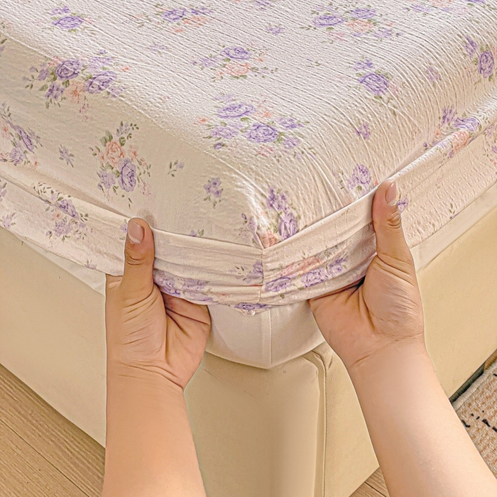 91家纺网 家纺一手货源 找家纺 2025新款母婴级ins小清新双层纱印花床笠床垫保护罩枕套三件套 酣春