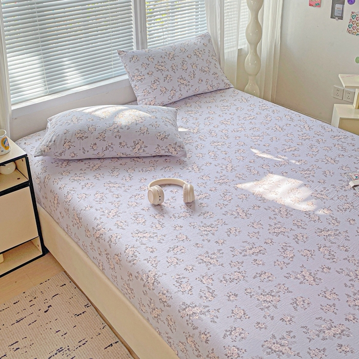 91家纺网 家纺一手货源 找家纺 2025新款母婴级ins小清新双层纱印花床笠床垫保护罩枕套三件套 华梦