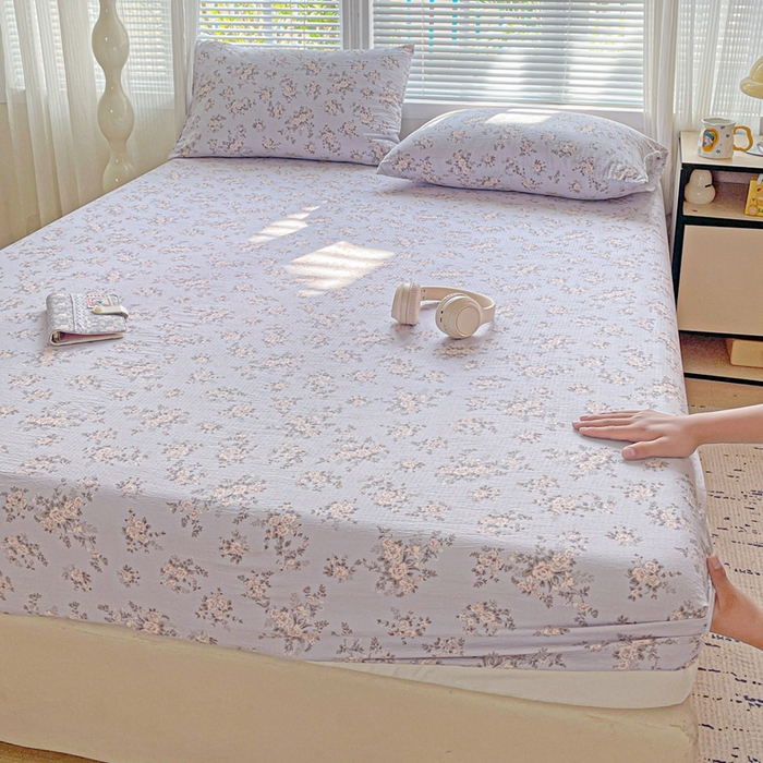 91家纺网 家纺一手货源 找家纺  2025新款母婴级ins小清新双层纱印花床笠床垫保护罩枕套三件套 华梦
