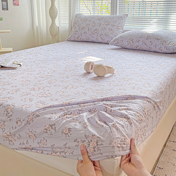 91家纺网 家纺一手货源 找家纺  2025新款母婴级ins小清新双层纱印花床笠床垫保护罩枕套三件套 华梦