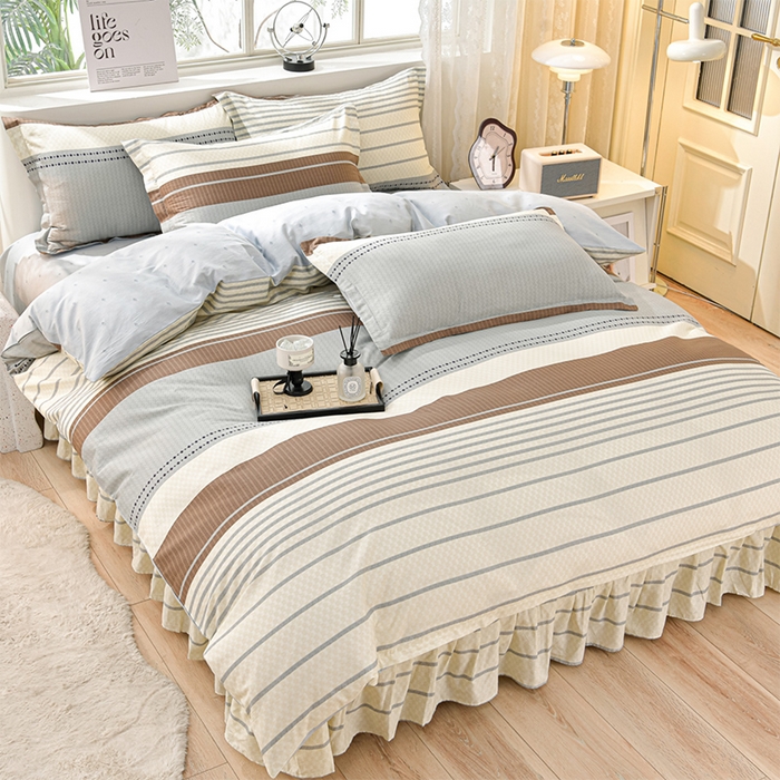 91家纺网 家纺一手货源 找家纺 绘萱家居 2025新款100%全棉床裙款斜纹印花四件套 素条