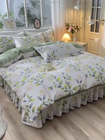 91家纺网 家纺一手货源 找家纺 绘萱家居 2025新款100%全棉床裙款斜纹印花四件套 叶之恋