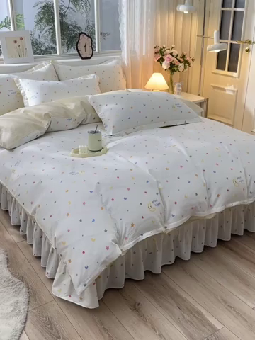 91家纺网 家纺一手货源 找家纺 绘萱家居 2025新款100%全棉床裙款斜纹印花四件套 星光灿烂