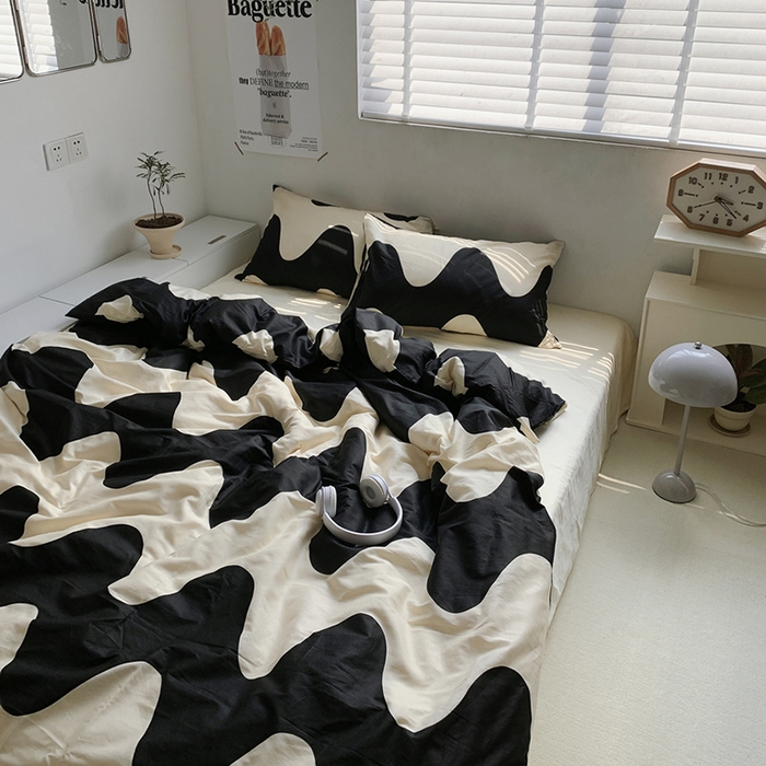 91家纺网 家纺一手货源 找家纺 柚可家居 2024新款活性印花黑白系列单被套2 苹果蓝猫