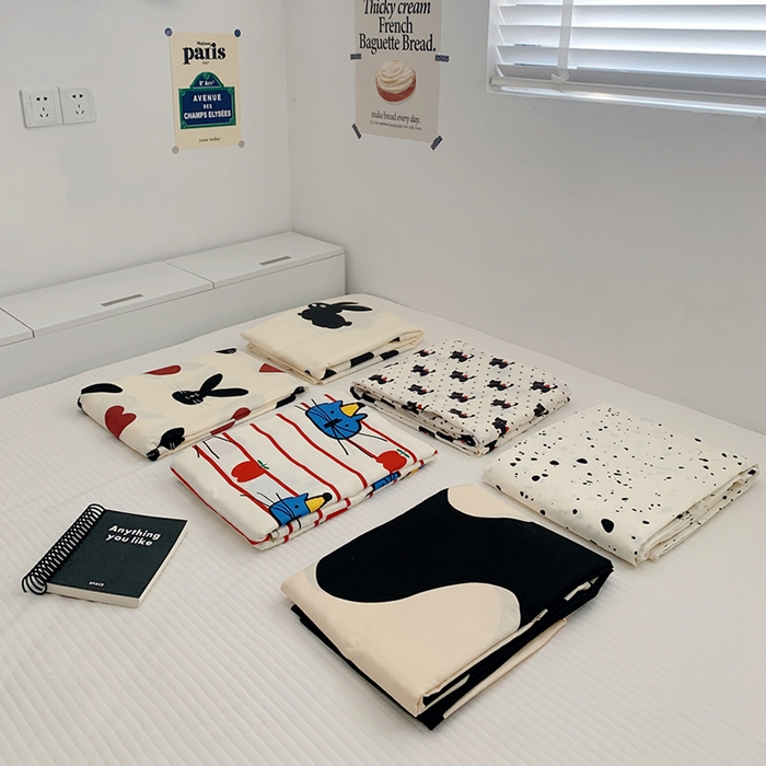 91家纺网 家纺一手货源 找家纺 柚可家居 2024新款活性印花黑白系列单被套2 苹果蓝猫