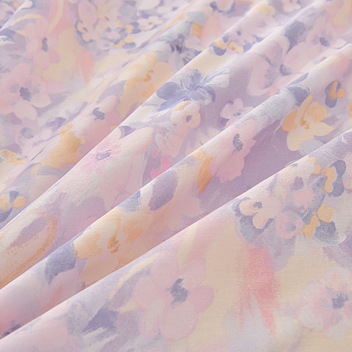 91家纺网 家纺一手货源 找家纺 绘萱家居 2025新款100%全棉床裙款斜纹印花四件套 紫色浪漫