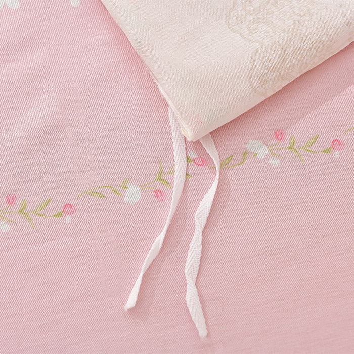 91家纺网 家纺一手货源 找家纺 绘萱家居 2025新款100%全棉床裙款斜纹印花四件套 依恋花韵