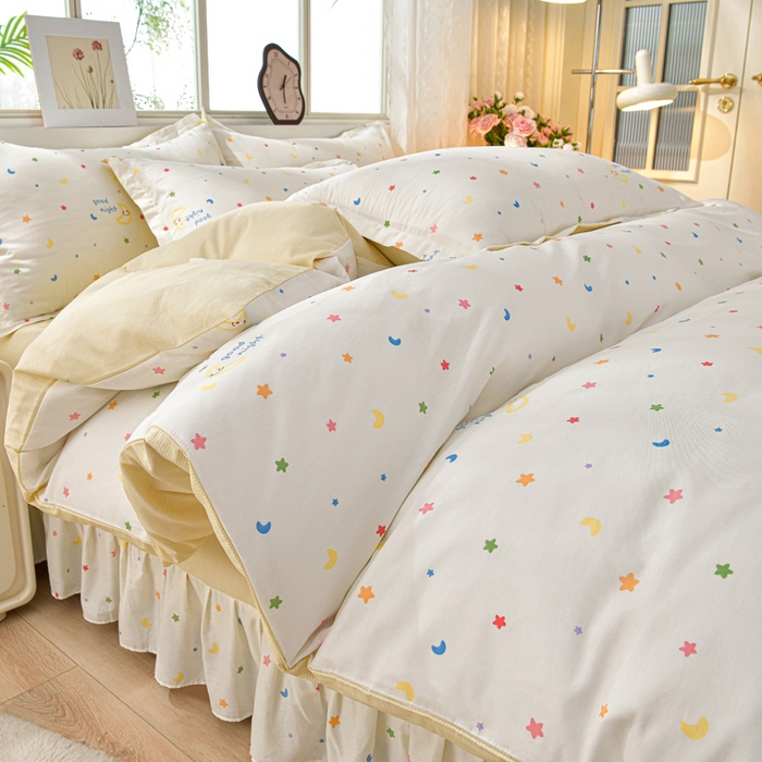 91家纺网 家纺一手货源 找家纺 绘萱家居 2025新款100%全棉床裙款斜纹印花四件套 星光灿烂