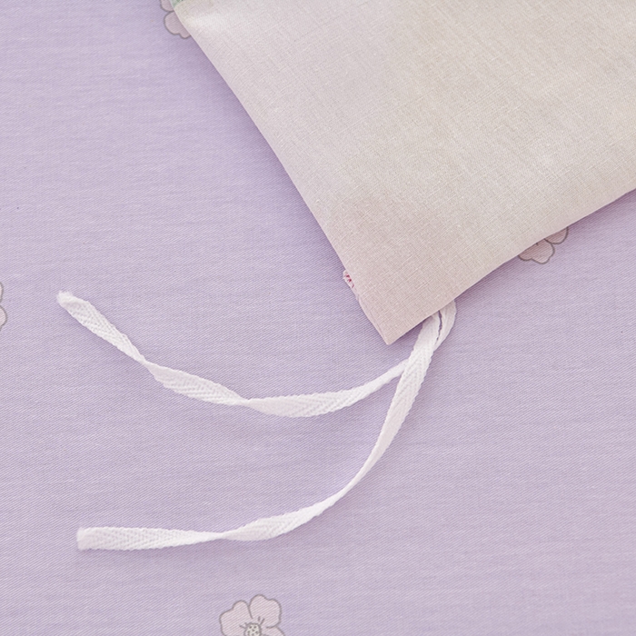 91家纺网 家纺一手货源 找家纺 绘萱家居 2025新款100%全棉床裙款斜纹印花四件套 三生三世