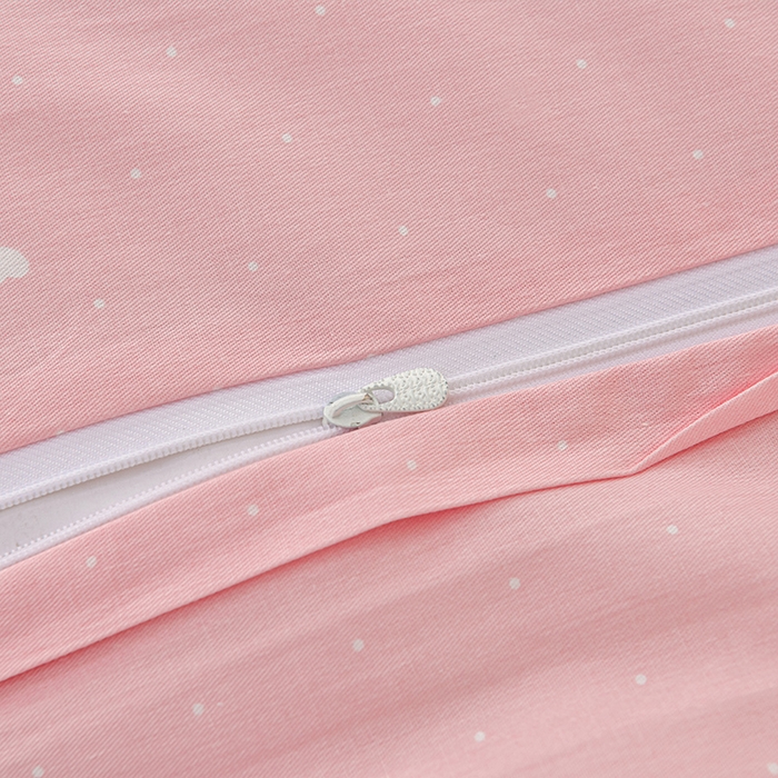 91家纺网 家纺一手货源 找家纺 绘萱家居 2025新款100%全棉床裙款斜纹印花四件套 轻舞飞扬