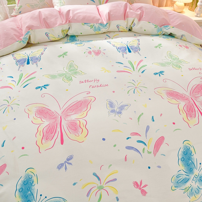 91家纺网 家纺一手货源 找家纺 绘萱家居 2025新款100%全棉床裙款斜纹印花四件套 轻舞飞扬