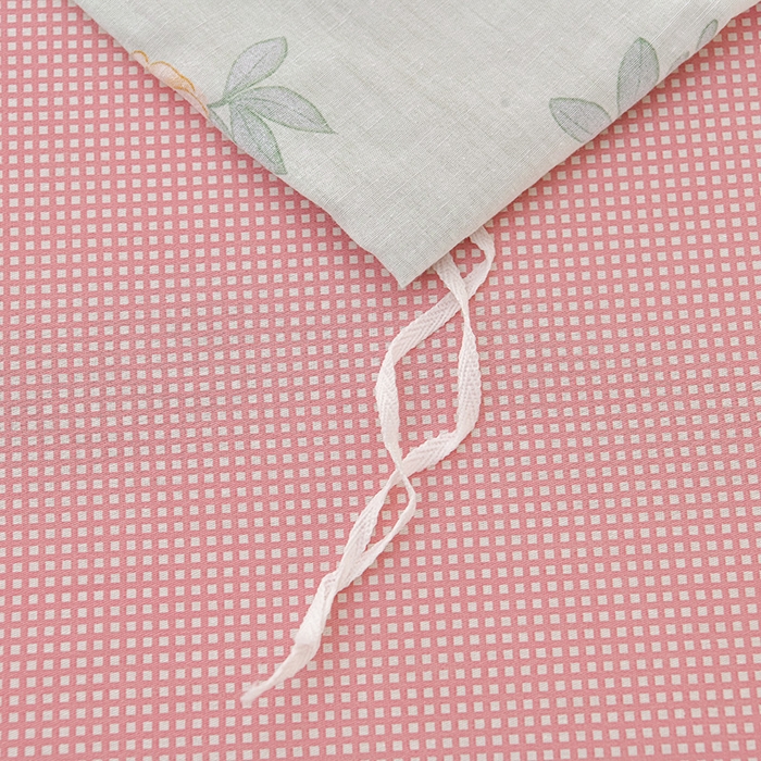 91家纺网 家纺一手货源 找家纺 绘萱家居 2025新款100%全棉床裙款斜纹印花四件套 千姿百媚