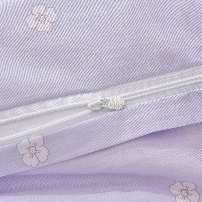 91家纺网 家纺一手货源 找家纺 绘萱家居 2025新款100%全棉床裙款斜纹印花四件套 沐雅之风