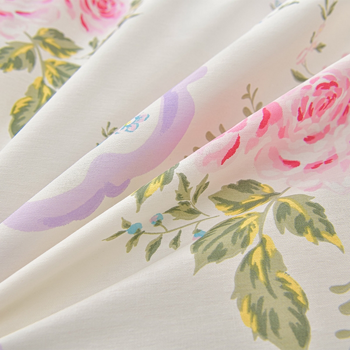 91家纺网 家纺一手货源 找家纺 绘萱家居 2025新款100%全棉床裙款斜纹印花四件套 沐雅之风