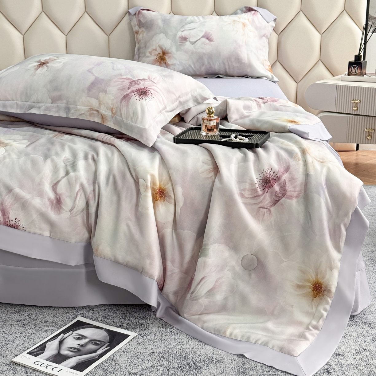 91家纺网 家纺一手货源 找家纺 遇安家纺 2025新款50S莱赛尔天丝数码印花夏被四件套 暮烟凝香紫