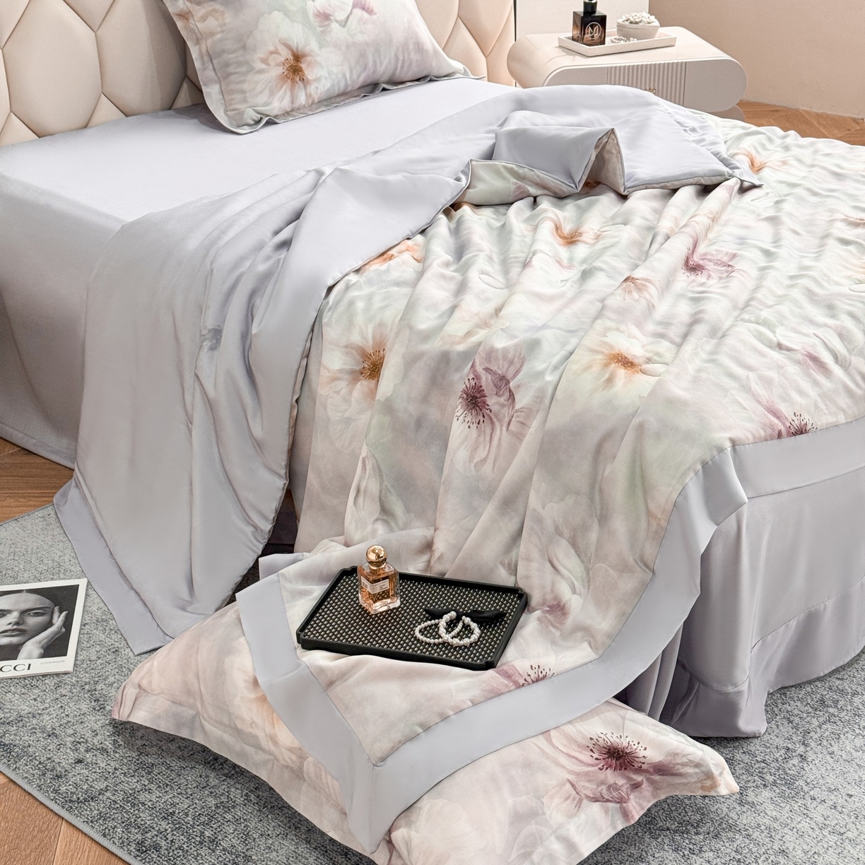 91家纺网 家纺一手货源 找家纺 遇安家纺 2025新款50S莱赛尔天丝数码印花夏被四件套 暮烟凝香紫