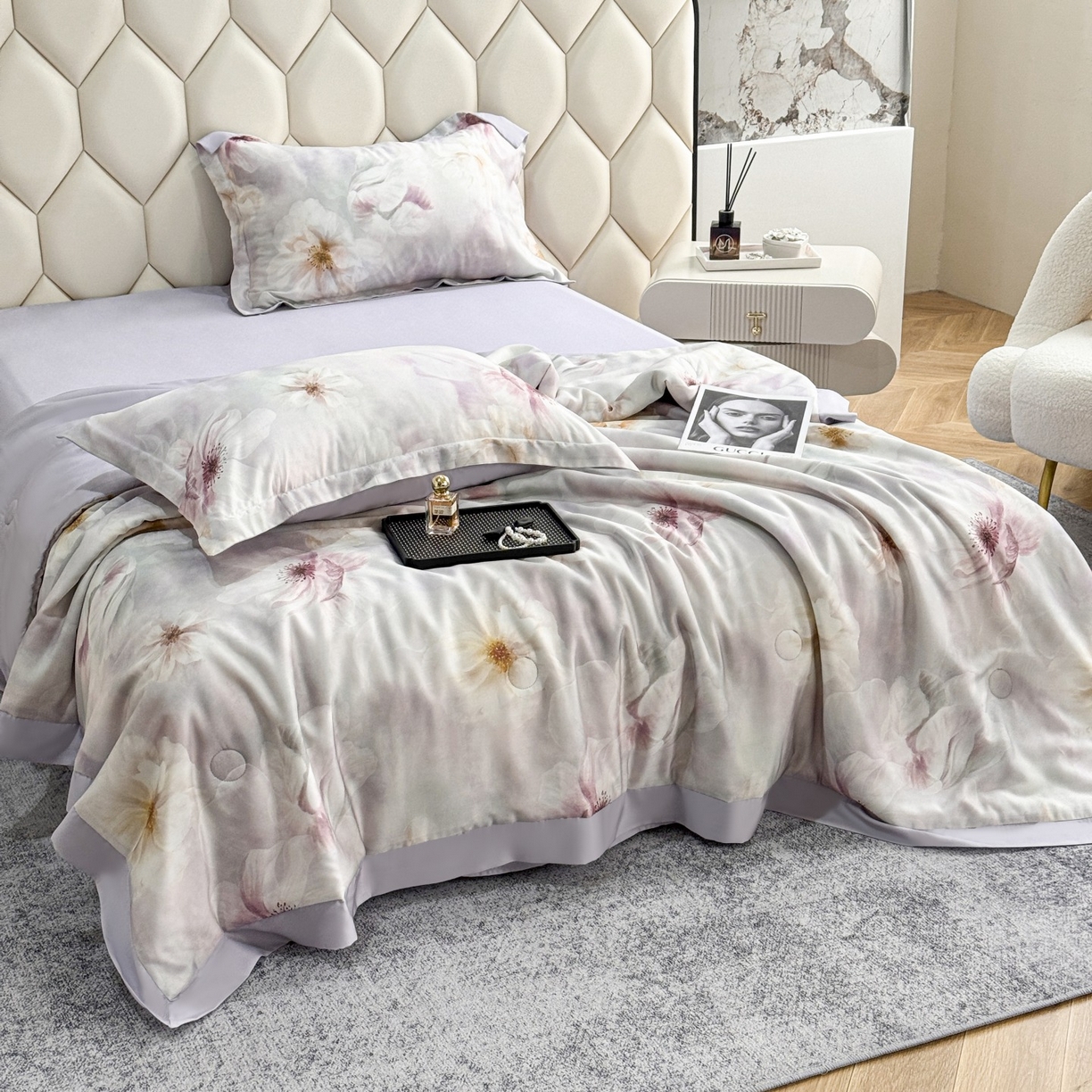 91家纺网 家纺一手货源 找家纺 遇安家纺 2025新款50S莱赛尔天丝数码印花夏被四件套 暮烟凝香紫