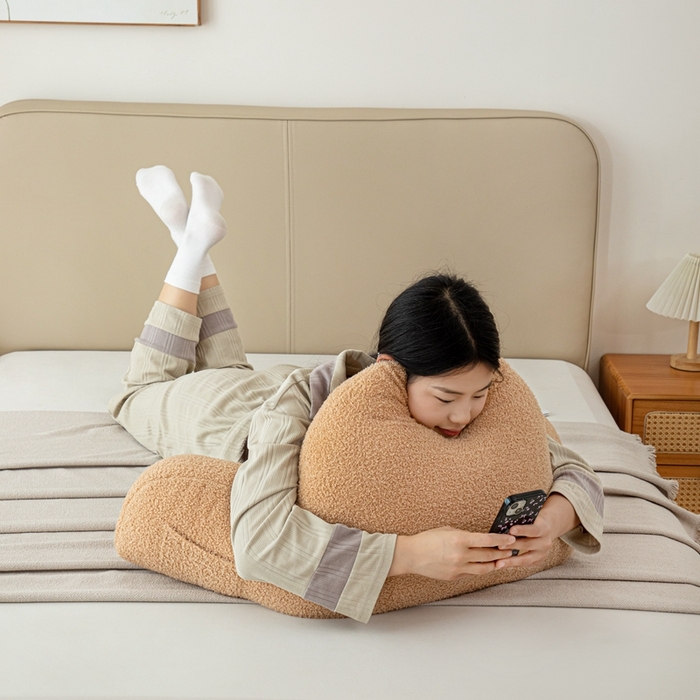 91家纺网 家纺一手货源 找家纺 沐沐家纺2026新款泰迪绒猫耳朵护腰靠背 杏色