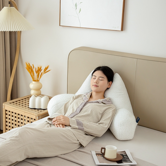 91家纺网 家纺一手货源 找家纺 沐沐家纺2026新款泰迪绒猫耳朵护腰靠背 白色