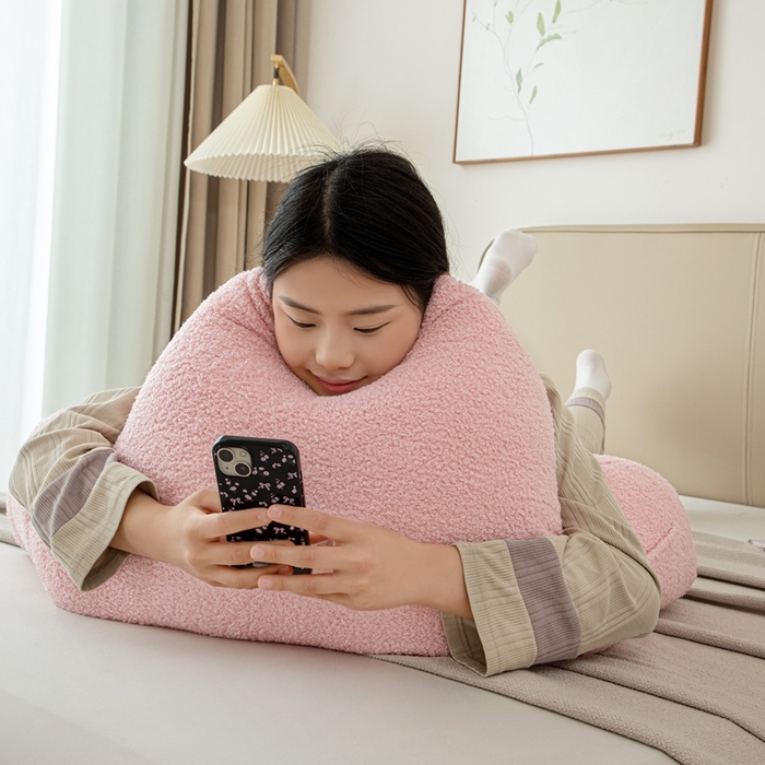 91家纺网 家纺一手货源 找家纺 沐沐家纺2026新款泰迪绒猫耳朵护腰靠背 粉色