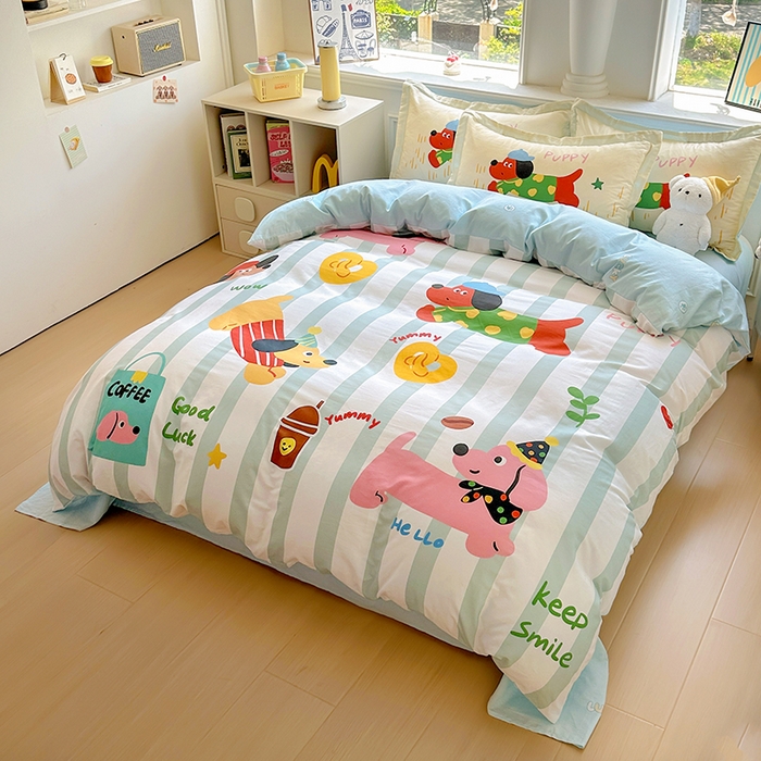 91家纺网 家纺一手货源 找家纺 浩诚 2025新款原创专版设计亲肤全棉纯棉印花四件套--有作品登记证书 腊肠小狗