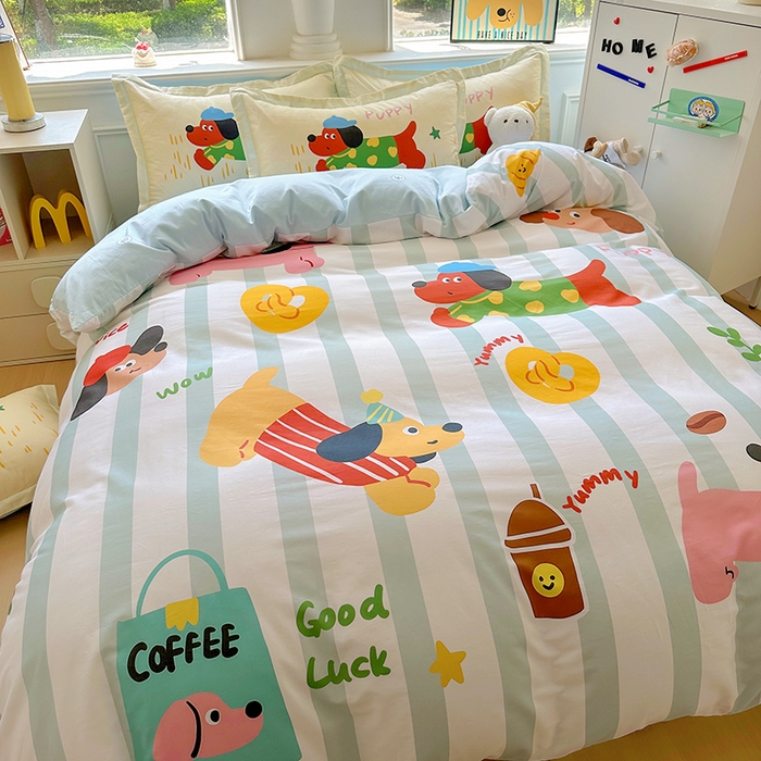 91家纺网 家纺一手货源 找家纺 浩诚 2025新款原创专版设计亲肤全棉纯棉印花四件套--有作品登记证书 腊肠小狗